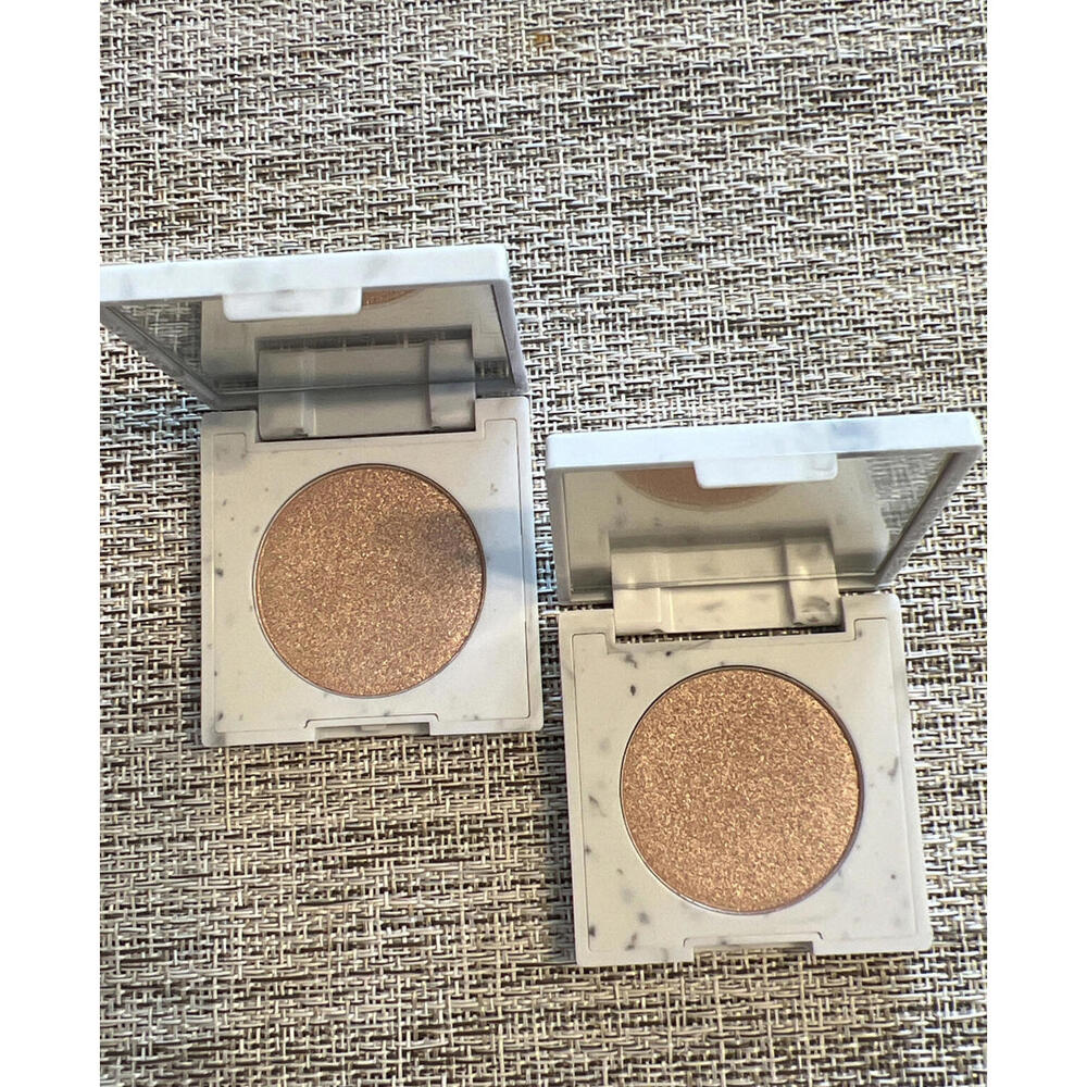 REALHER Confidence In My Glow Highlighter travel size 2.50g/0.09oz Lot of 2  E5 - Picture 2 of 3